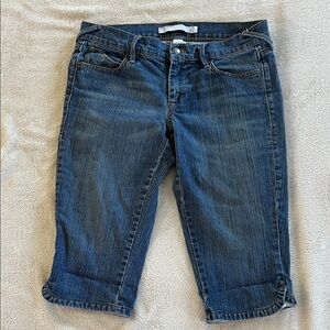 Old Navy women’s Blue Bermuda Jeans low rise  Sz 6